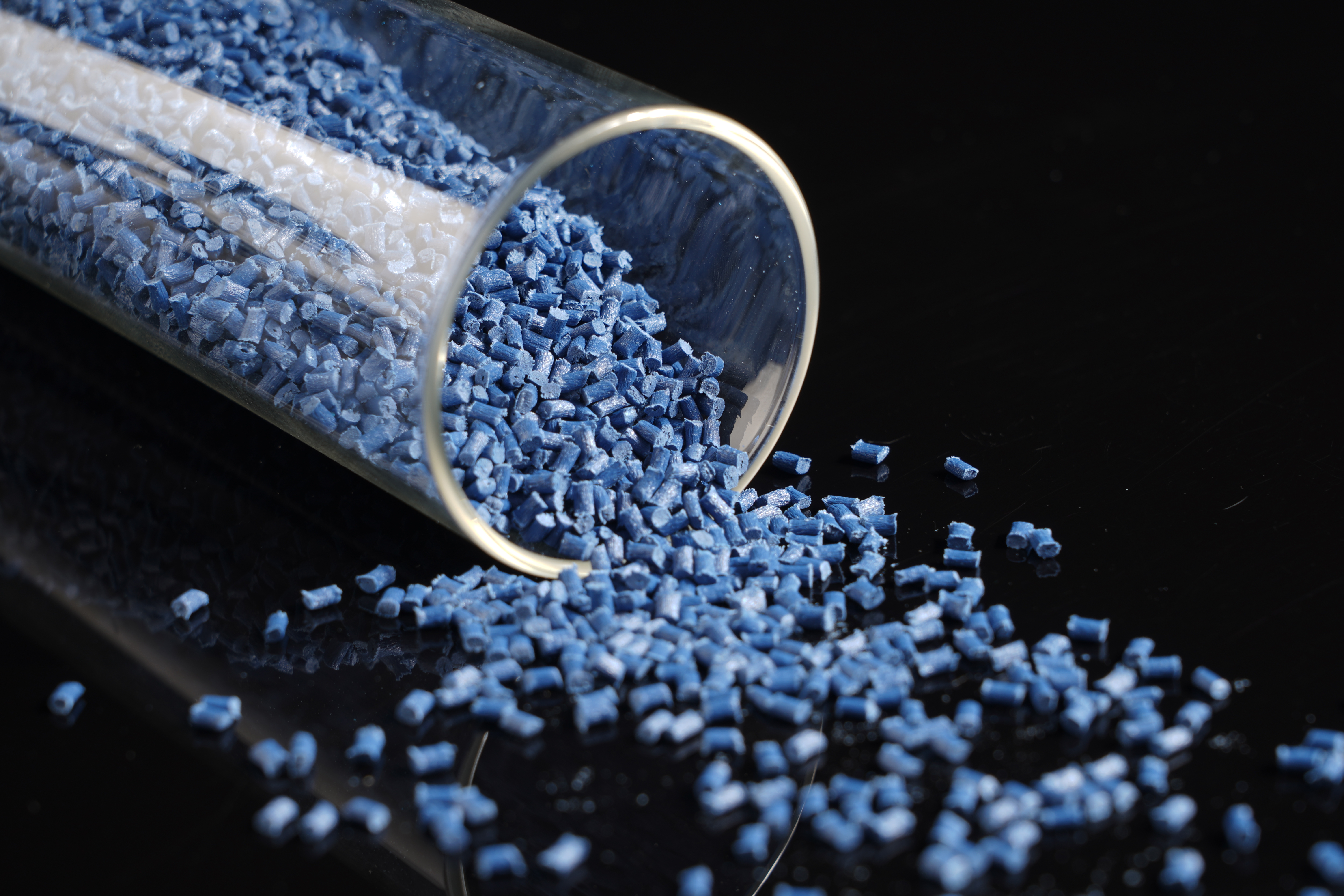 ПБТ со стекловолокном и его применение